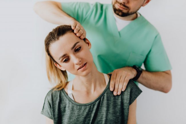 Πώς μπορεί το ιατρείο πόνου THERAPIA SPECIALIST (η διαχείριση του πόνου) να βοηθήσει τους χρόνιους πονοκεφάλους σας?